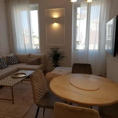 Raphael's Apartment, Classe 3 Etoiles Апартаменти