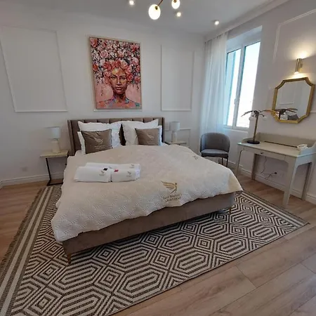 Raphael's Apartment, Classe 3 Etoiles *