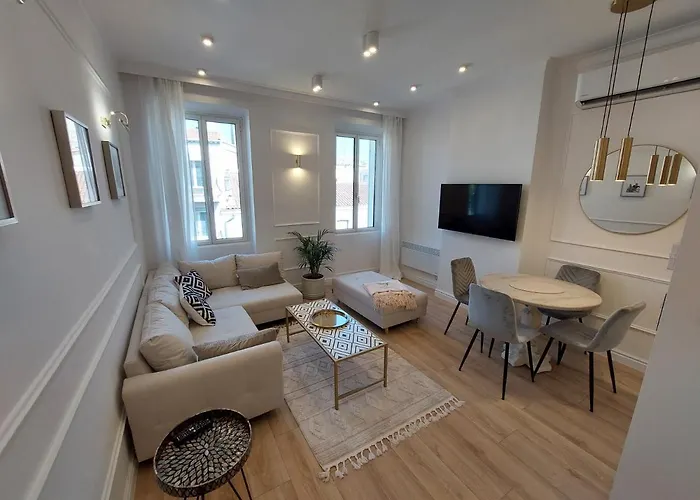 Raphael's Apartment, Classe 3 Etoiles *