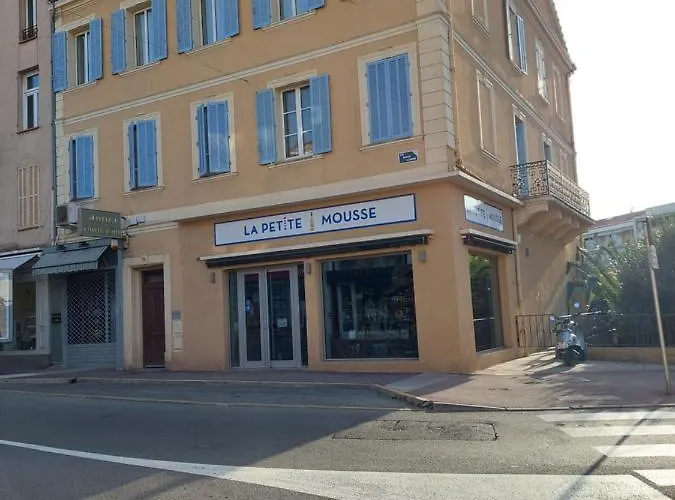 Raphael's Apartment, Classé 3 étoiles